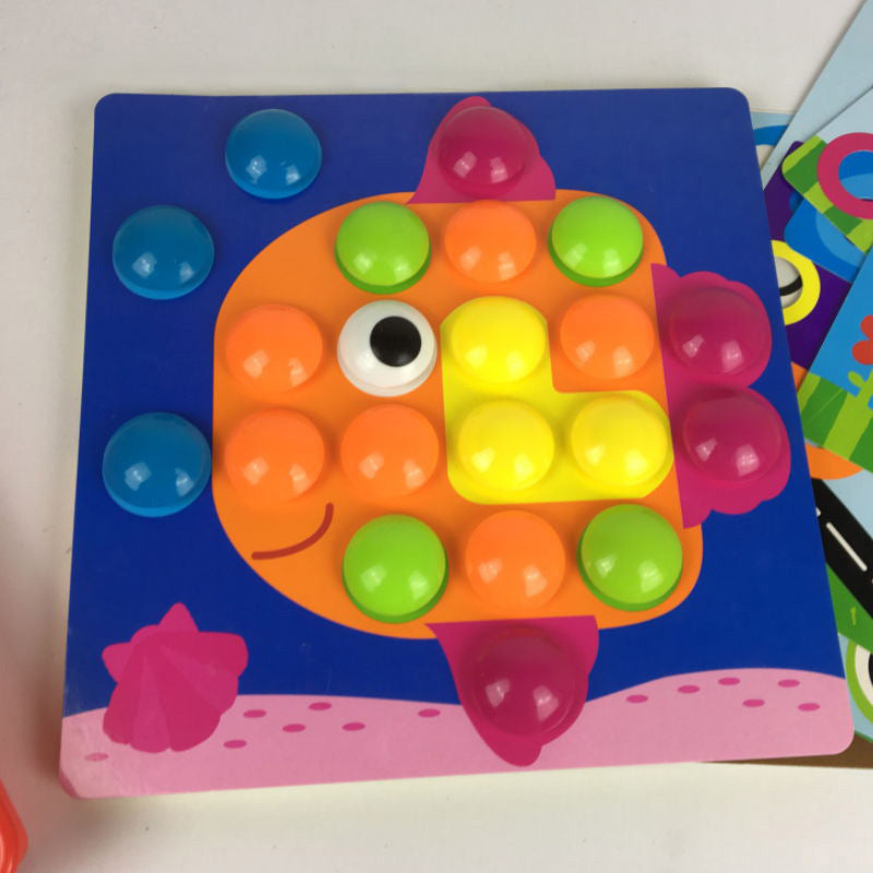 Large button puzzle mushroom pegs originated from American early childhood education toys that help children learn to recognize colors and solve puzzles.
